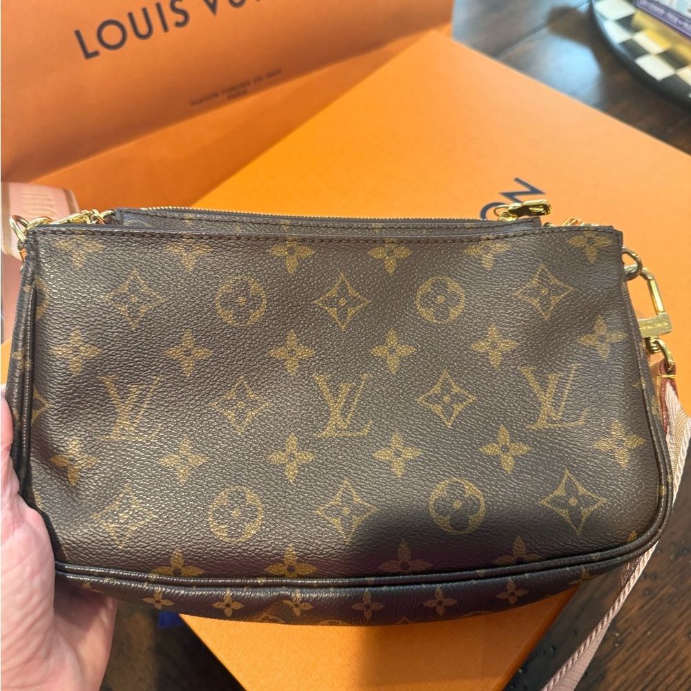 Louis Vuitton Multi Pochette Accessoires Crossbody - Picture 5 of 16